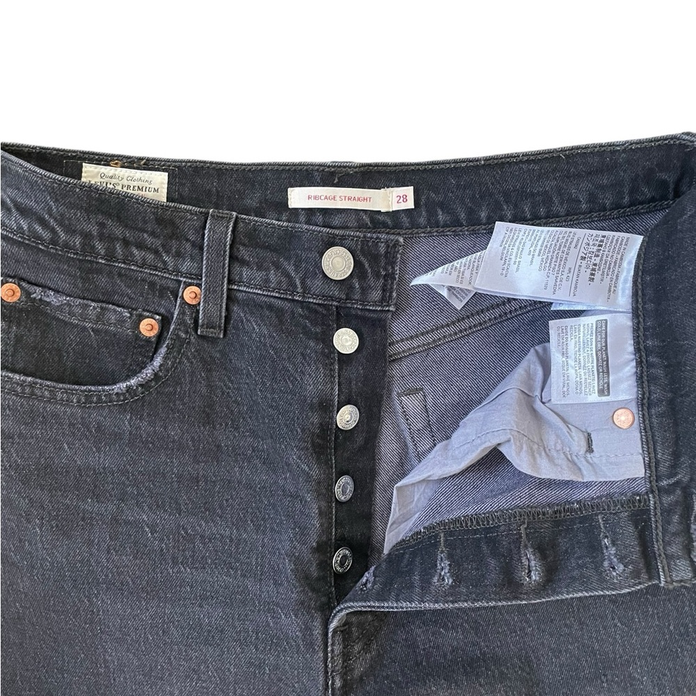 Levi’s Ribcage Straight Jean - Picture 3 of 5